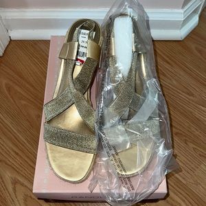 NWT Gold Wedges